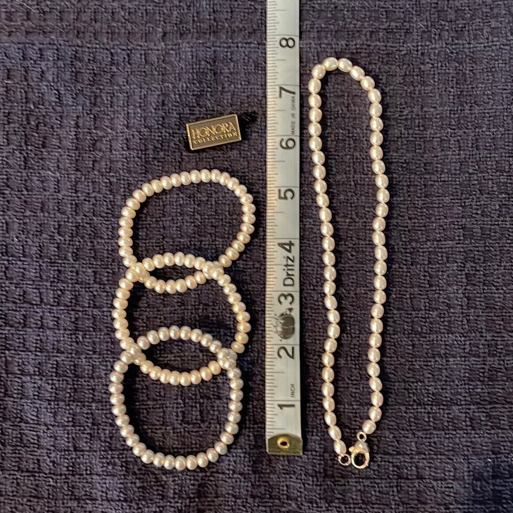 White pearl necklace and bracelets set